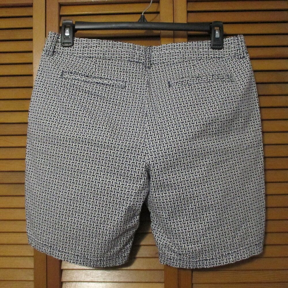 Gap shorts Khakis by Gap, Bermuda navy & white cotton with stretch size 12 - Picture 9 of 10